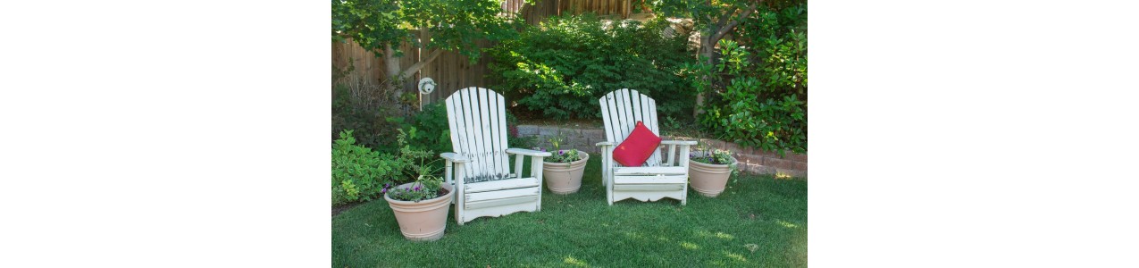 Différents types de mobilier de jardin et parasol au choix